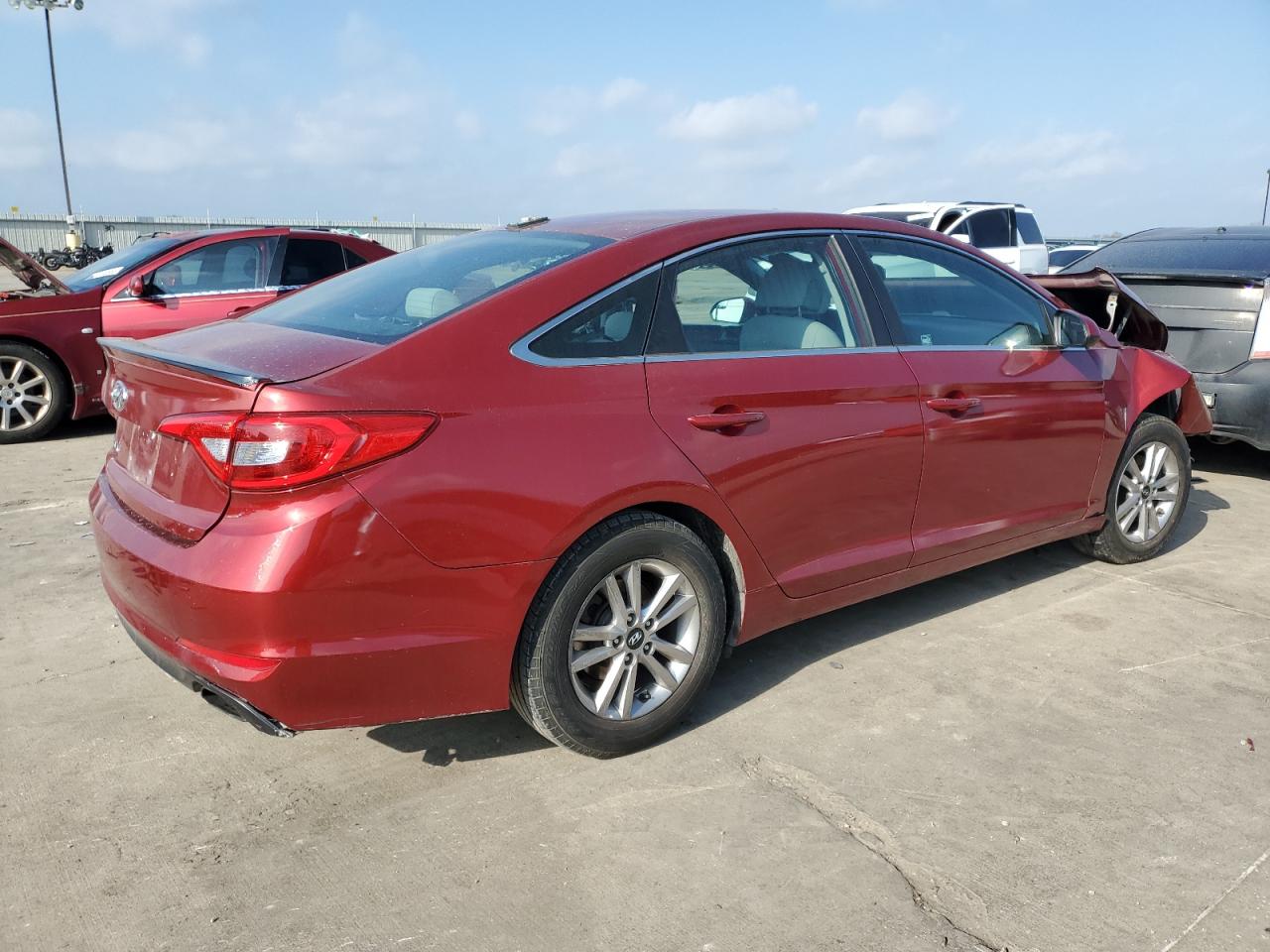2016 Hyundai Sonata - Image 3