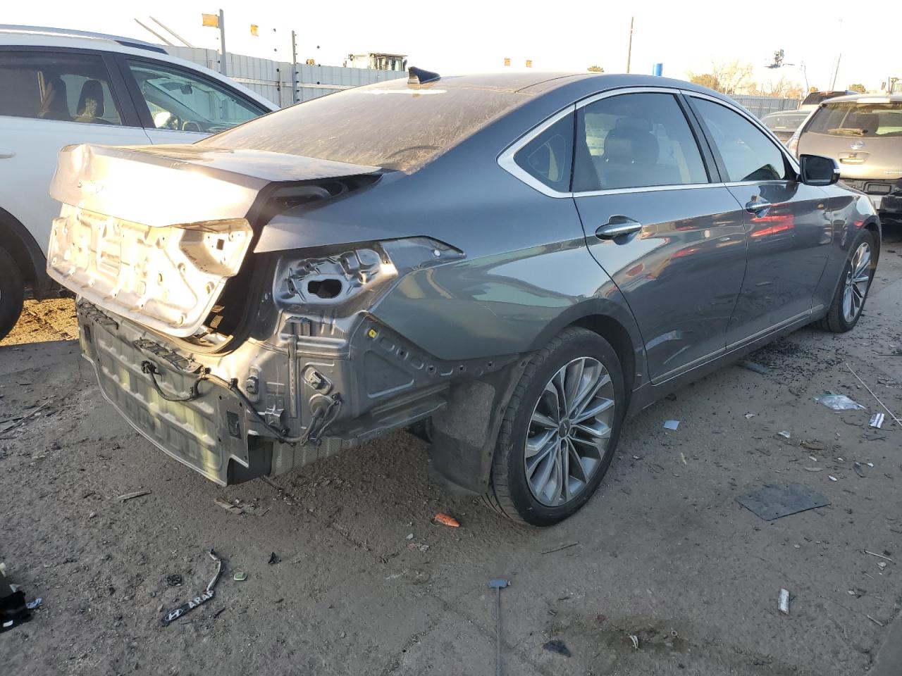2015 Hyundai Genesis - Image 3