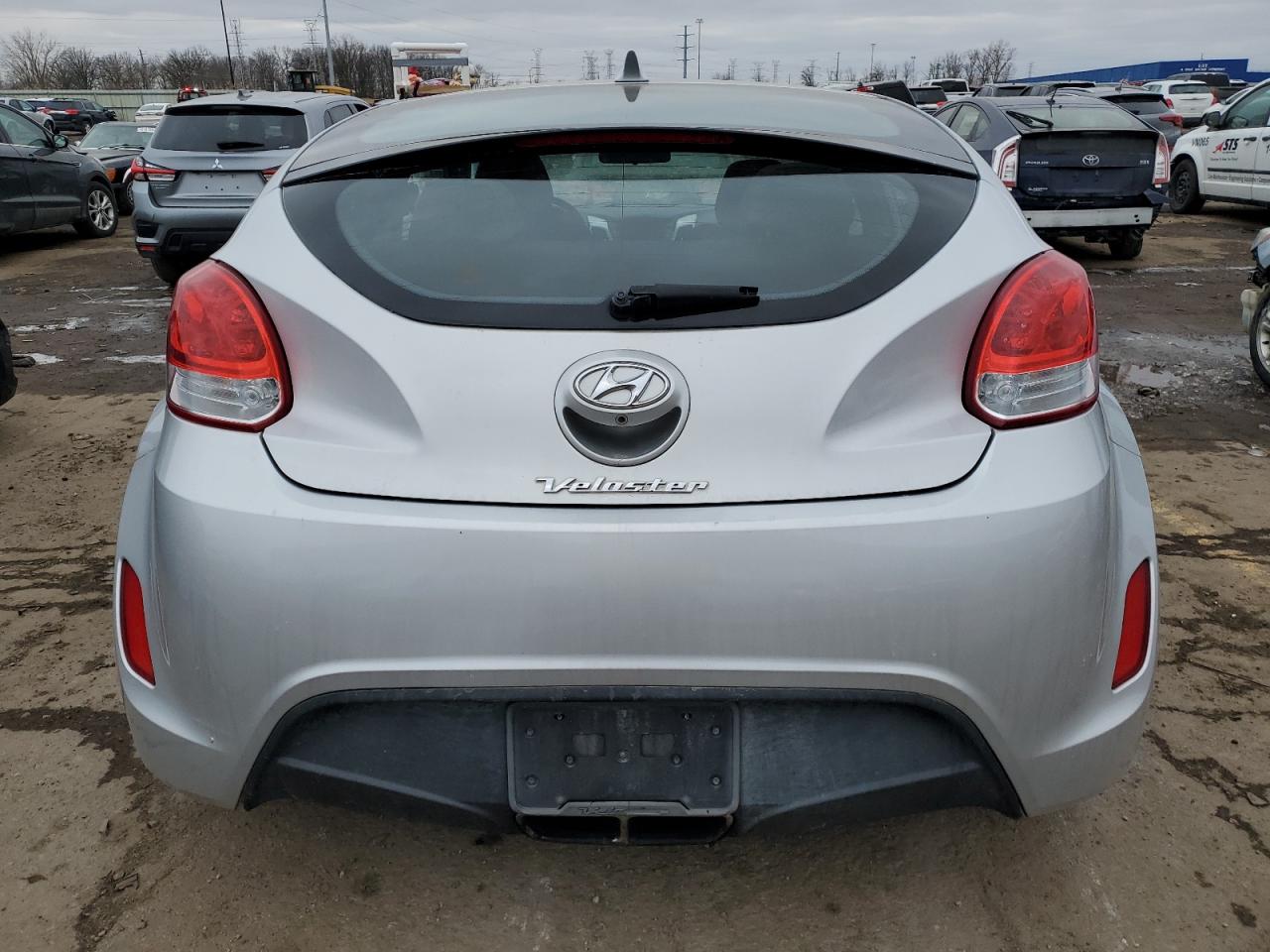 2016 Hyundai Veloster - Image 6