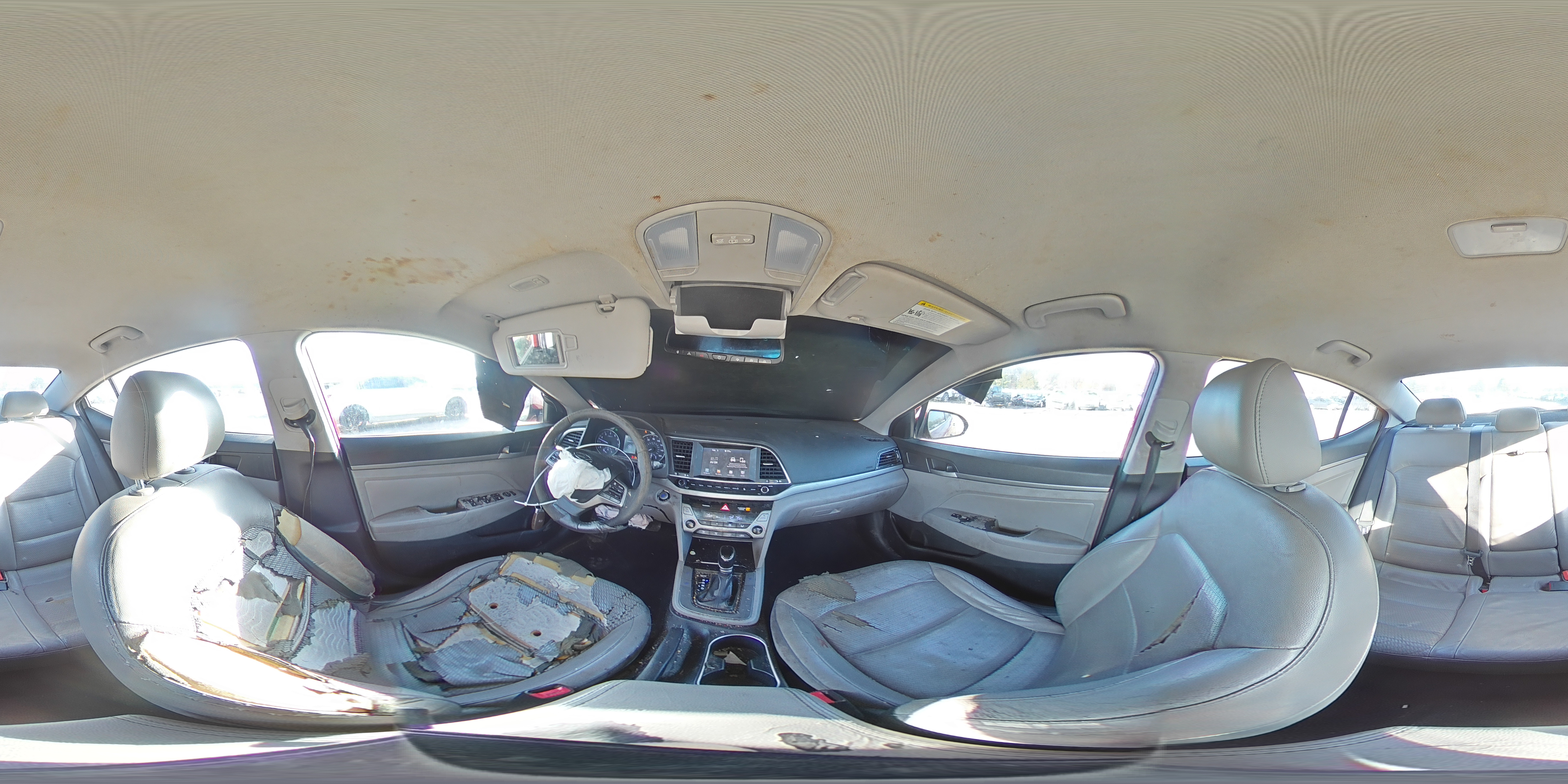 2017 Hyundai Elantra - Image 13