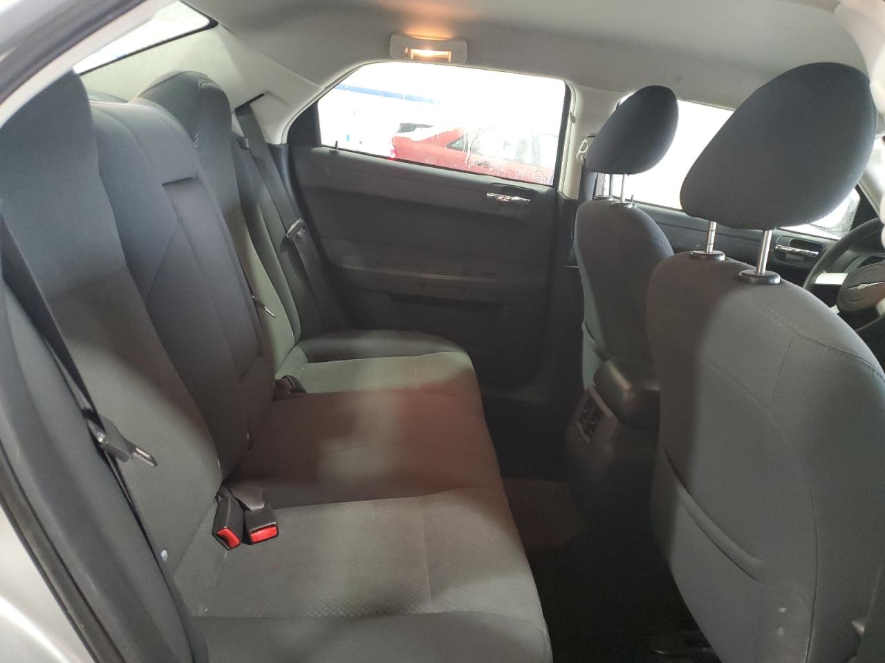 2008 Chrysler 300 - Image 10