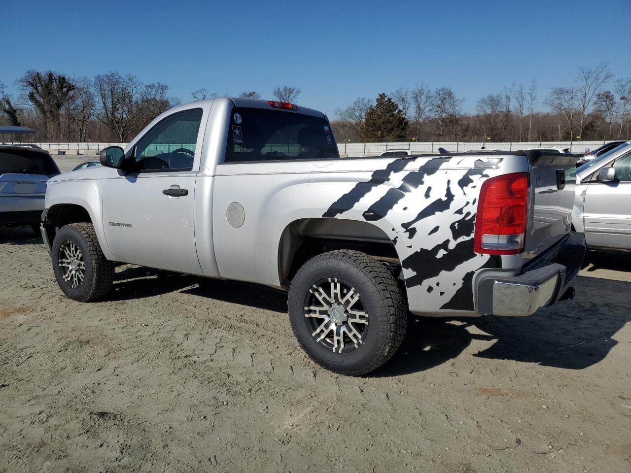 2012 GMC Sierra - Image 2