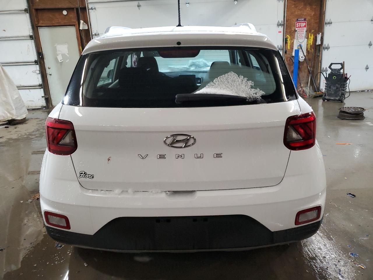 2023 Hyundai Venue - Image 6