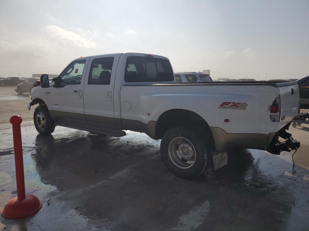 2005 Ford F350 - Image 2