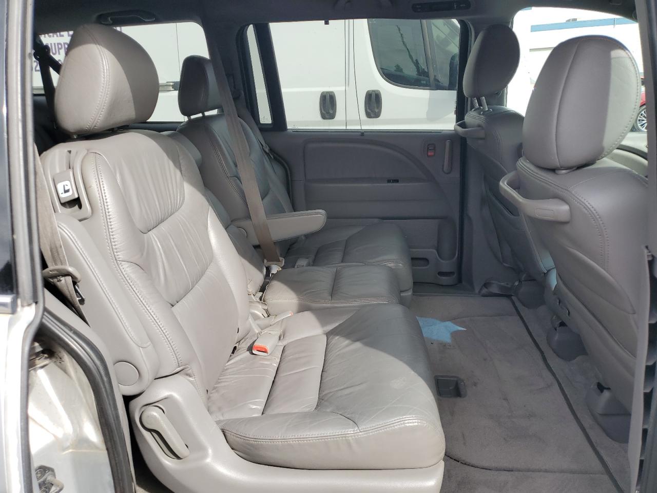2010 Honda Odyssey - Image 11