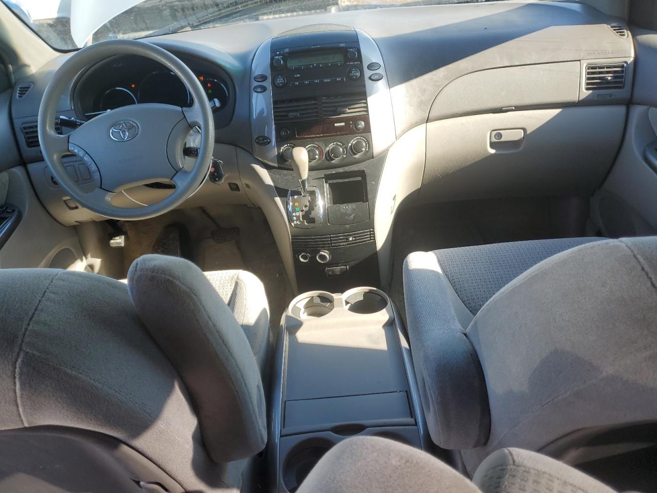 2008 Toyota Sienna - Image 8