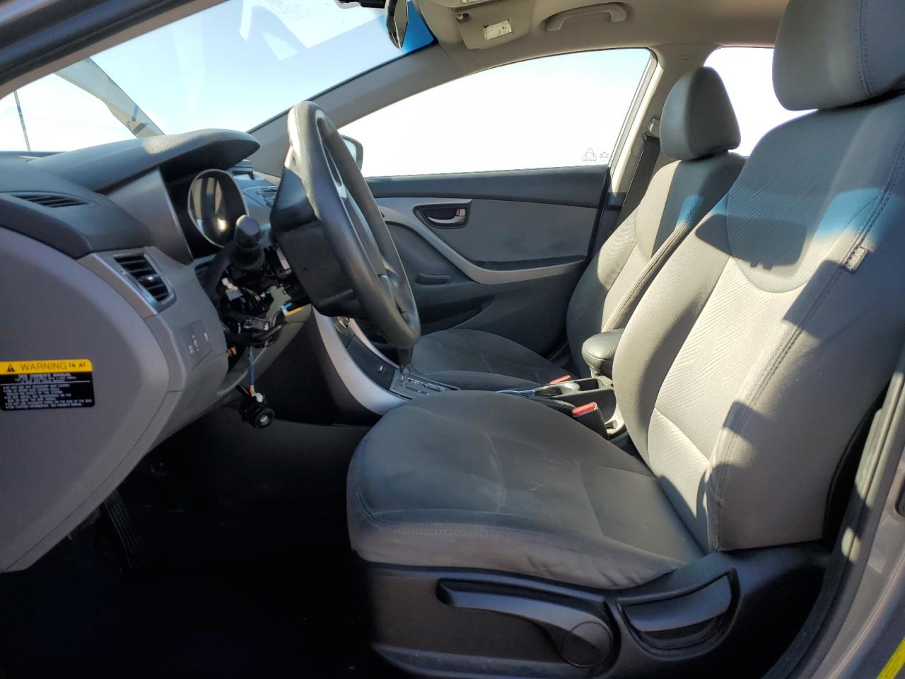 2013 Hyundai Elantra - Image 7