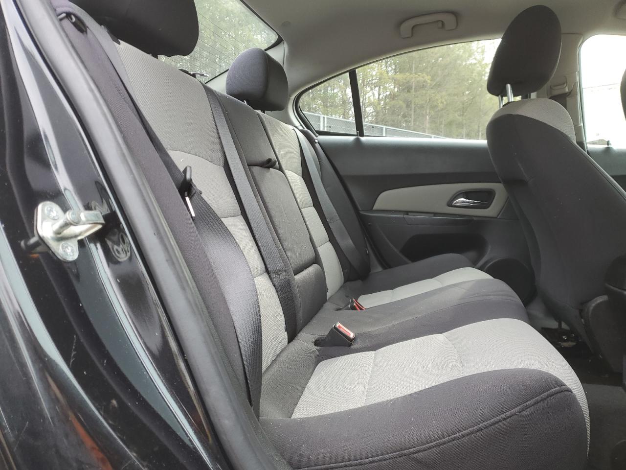 2014 Chevrolet Cruze - Image 10