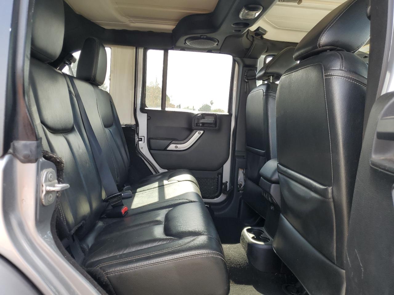 2014 Jeep Wrangler - Image 11