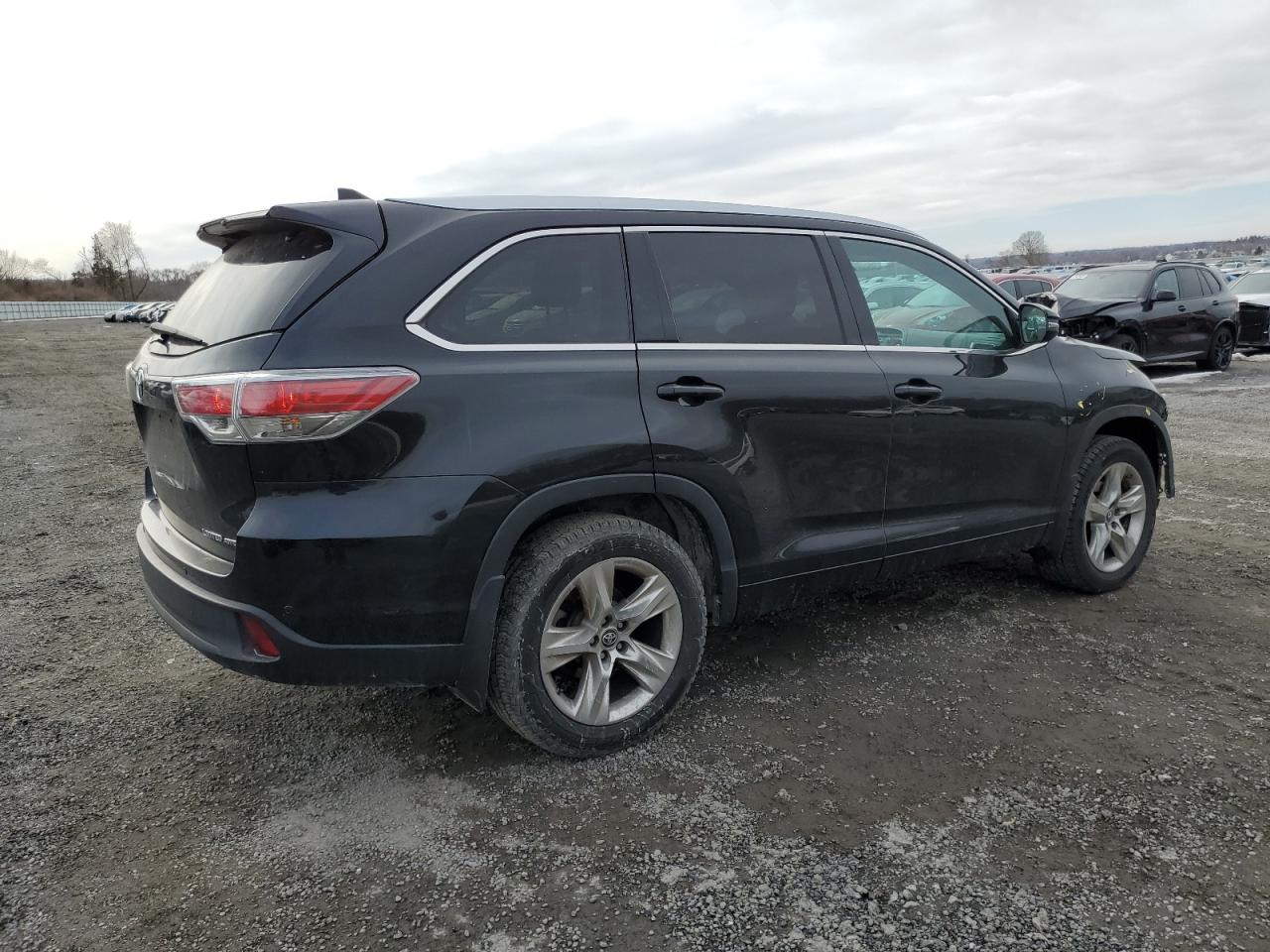 2016 Toyota Highlander - Image 3