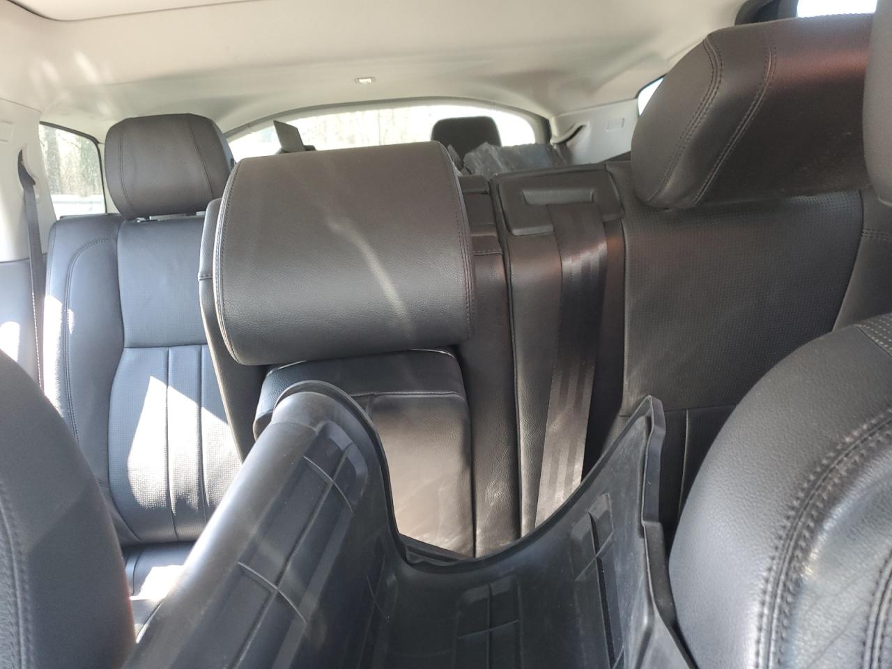 2018 Land Rover Discovery - Image 10