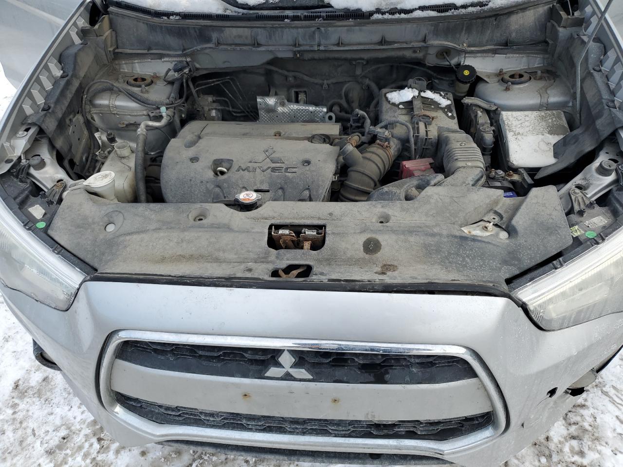 2015 Mitsubishi Outlander - Image 12