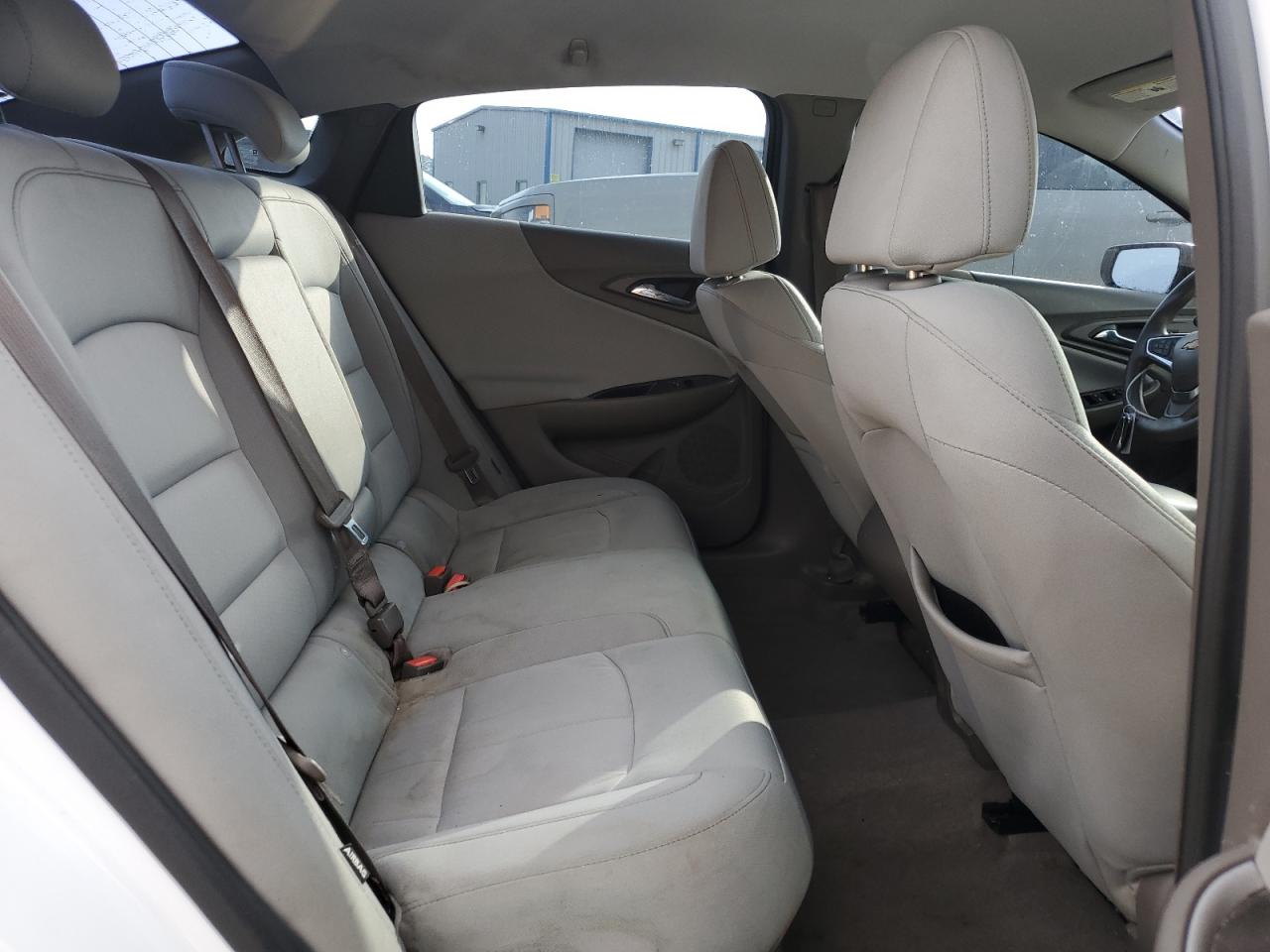2017 Chevrolet Malibu - Image 10