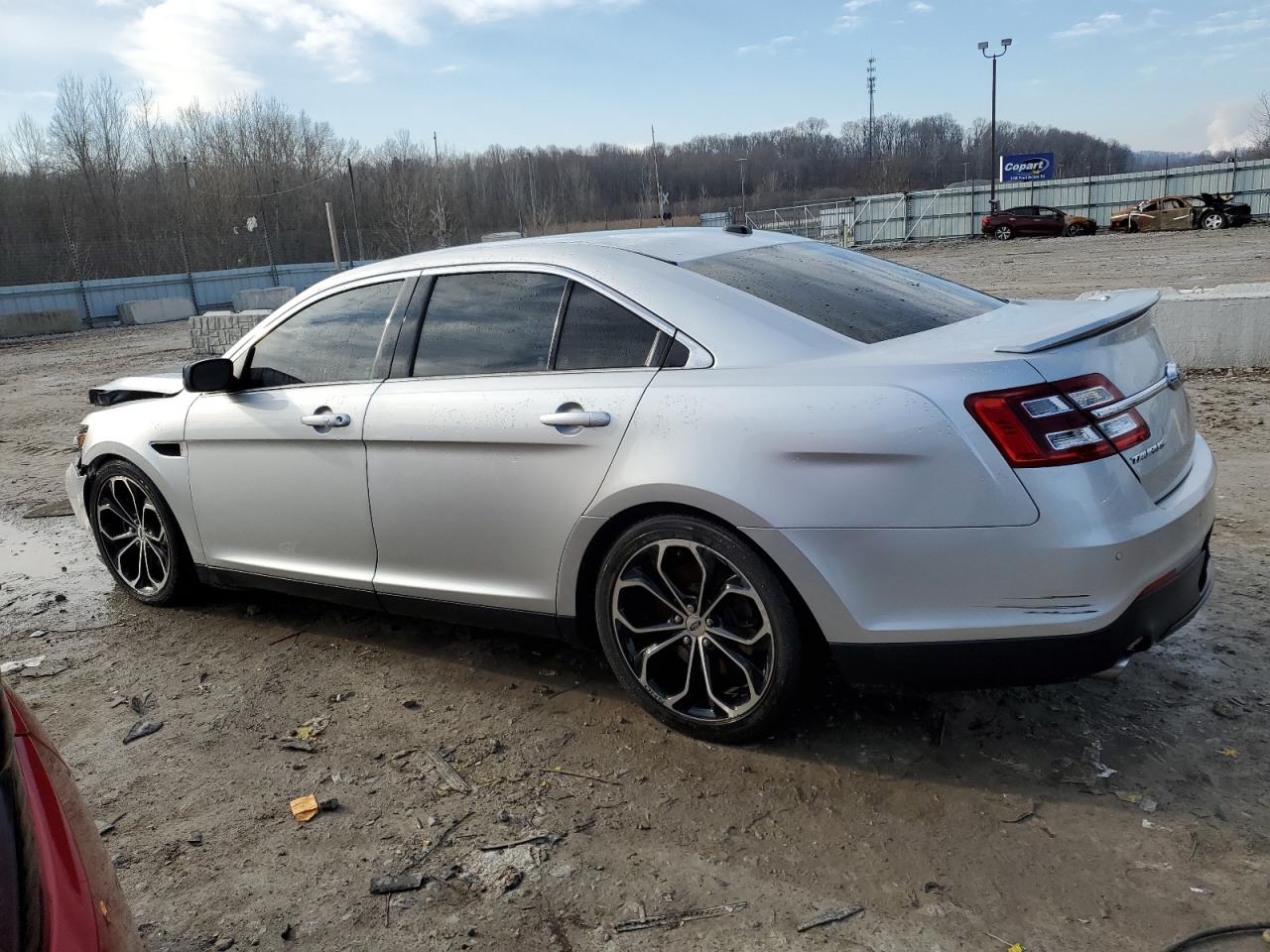 2015 Ford Taurus - Image 2