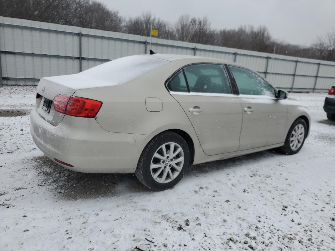 2014 Volkswagen Jetta - Image 3
