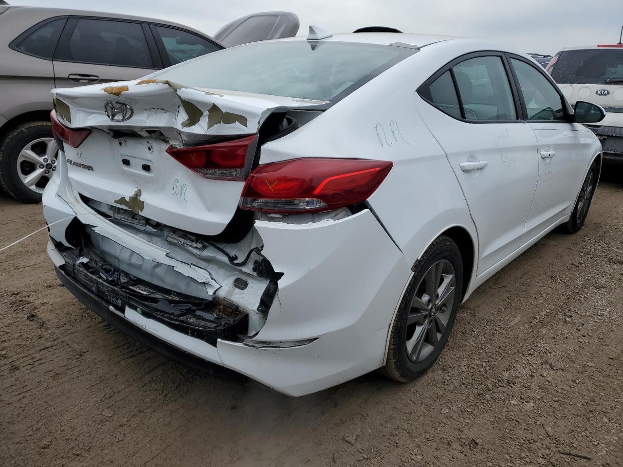 2017 Hyundai Elantra - Image 3