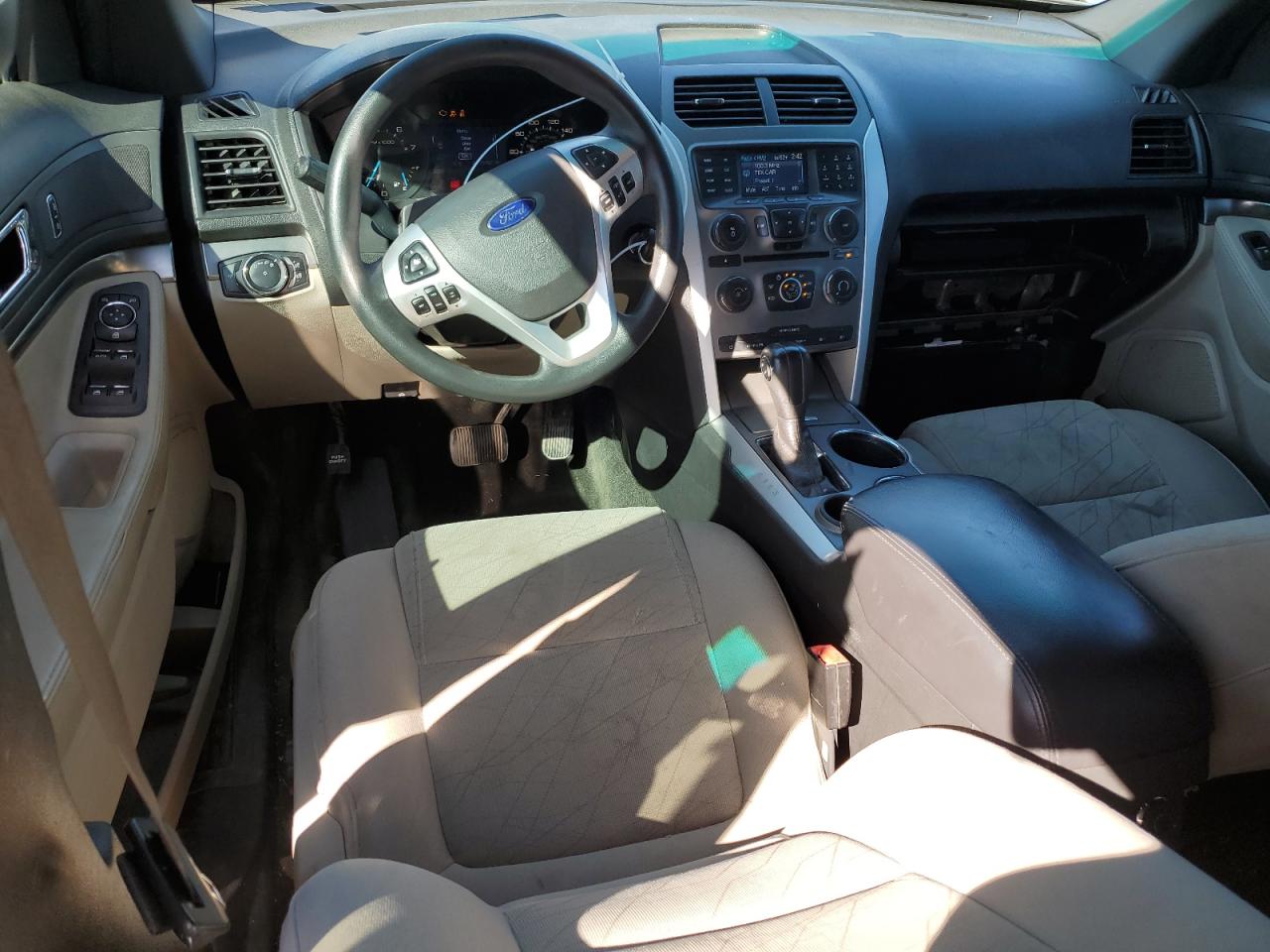 2014 Ford Explorer - Image 8