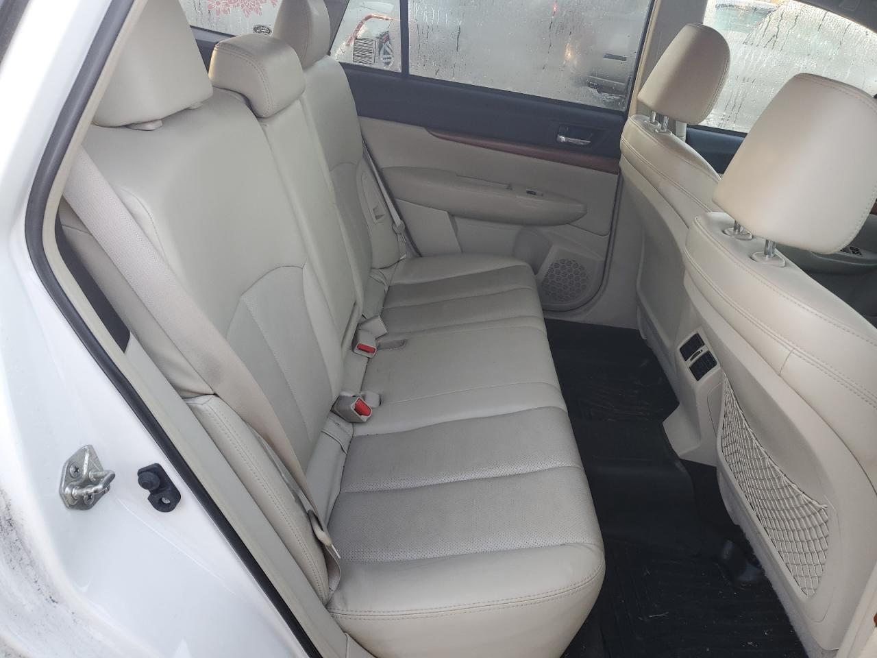2013 Subaru Outback - Image 10