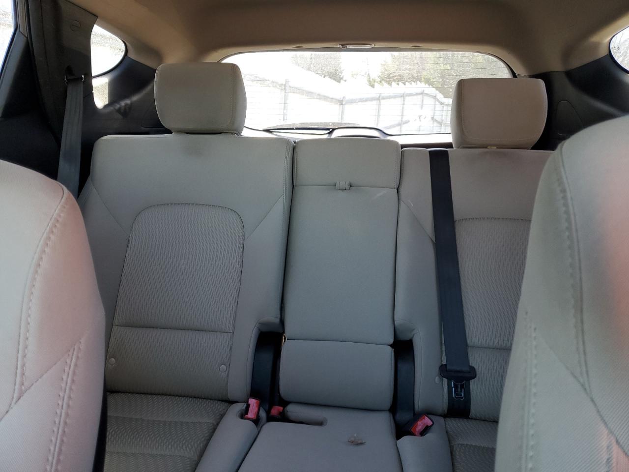 2013 Hyundai Santa Fe - Image 10