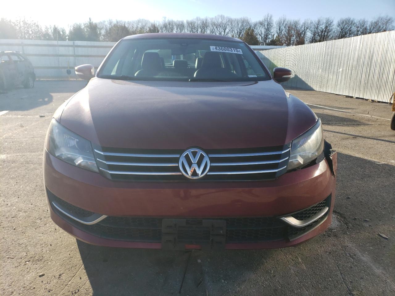 2015 Volkswagen Passat - Image 5