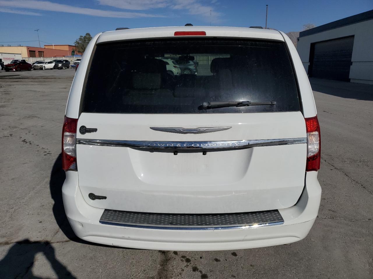 2015 Chrysler Town & Country - Image 6