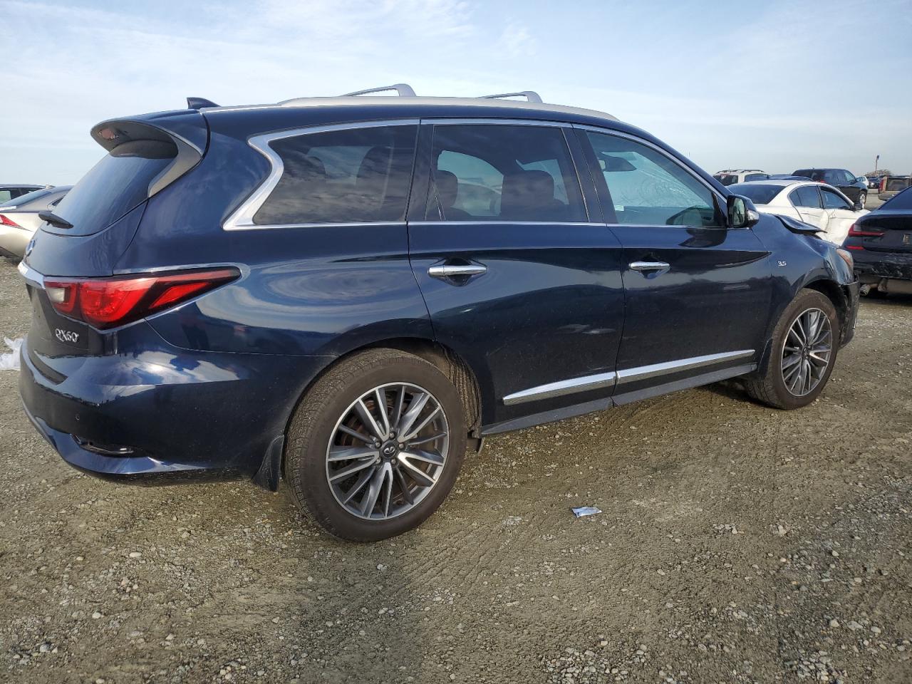 2019 Infiniti QX60 - Image 3
