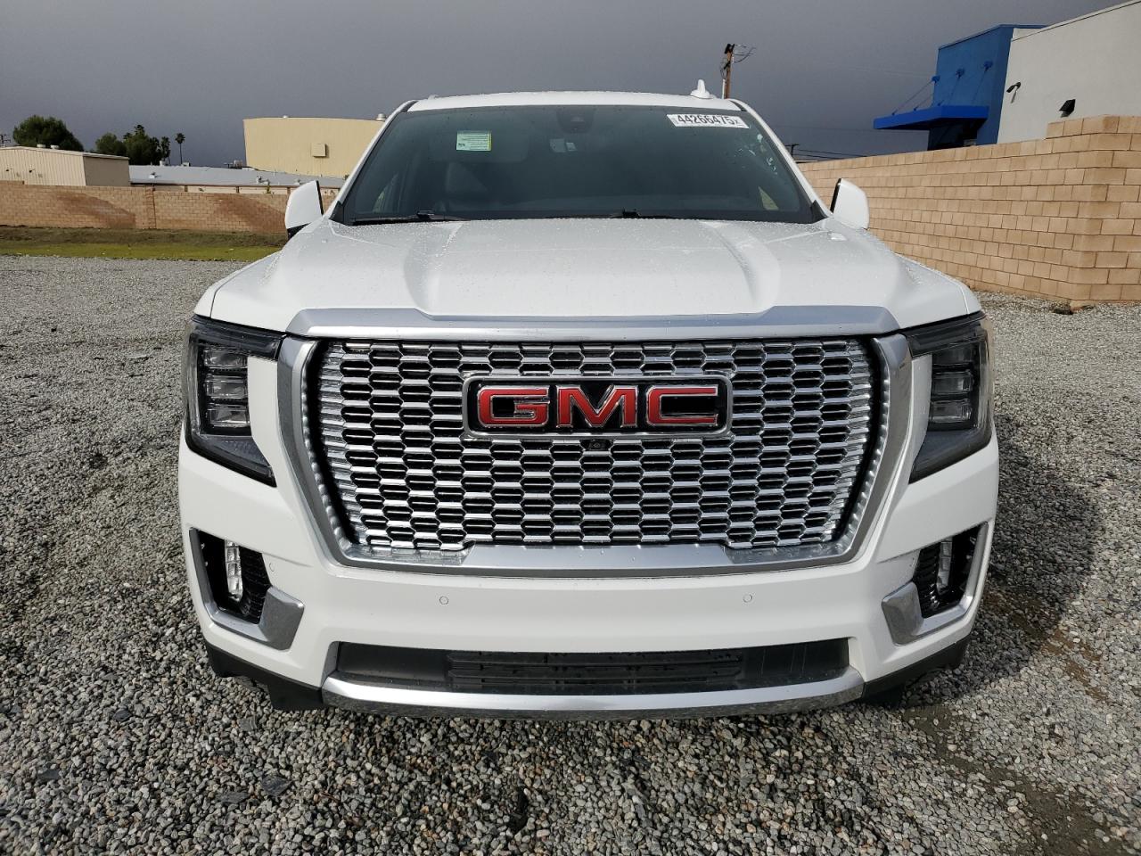 2022 GMC Yukon - Image 5