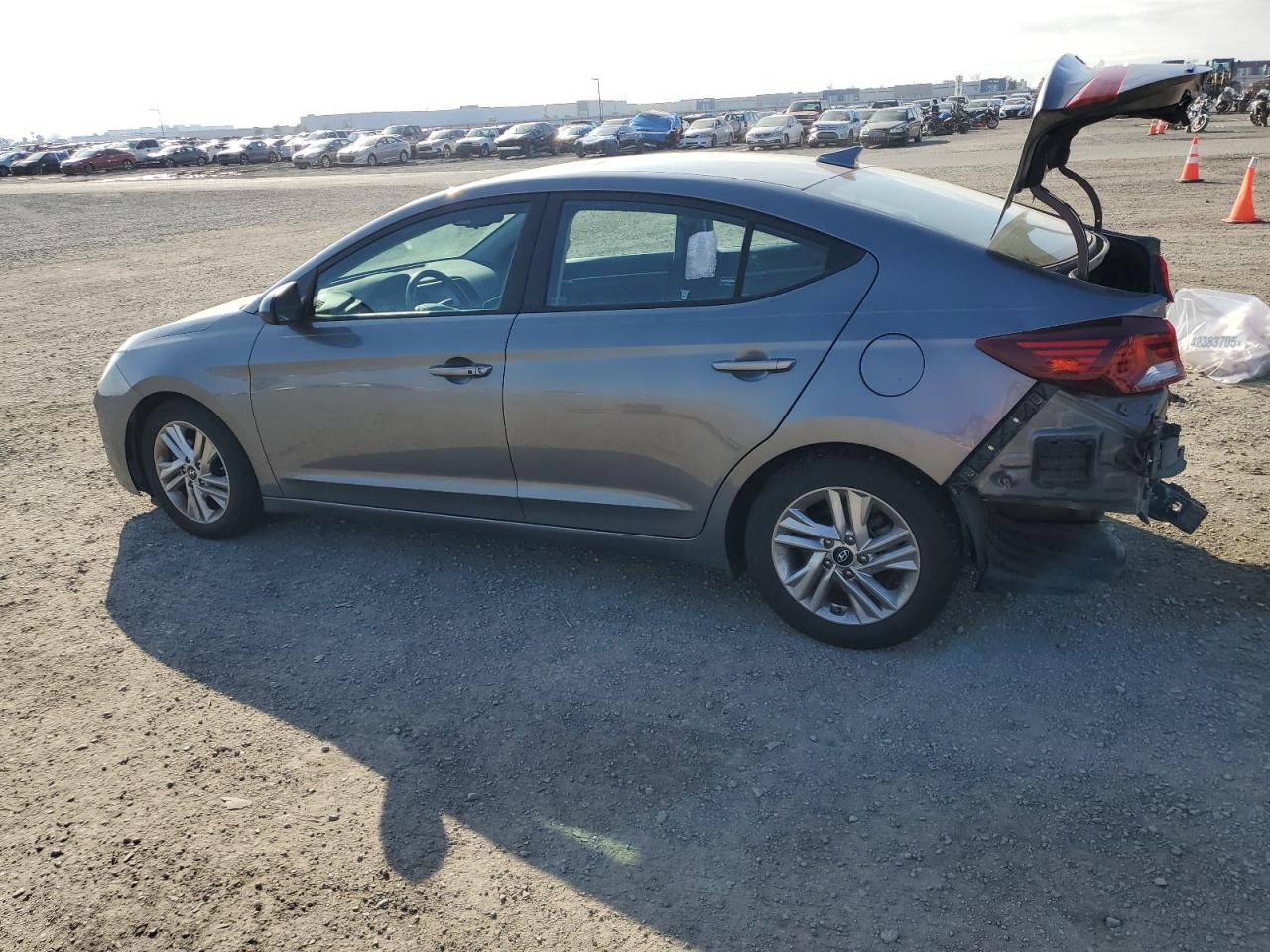 2020 Hyundai Elantra - Image 2