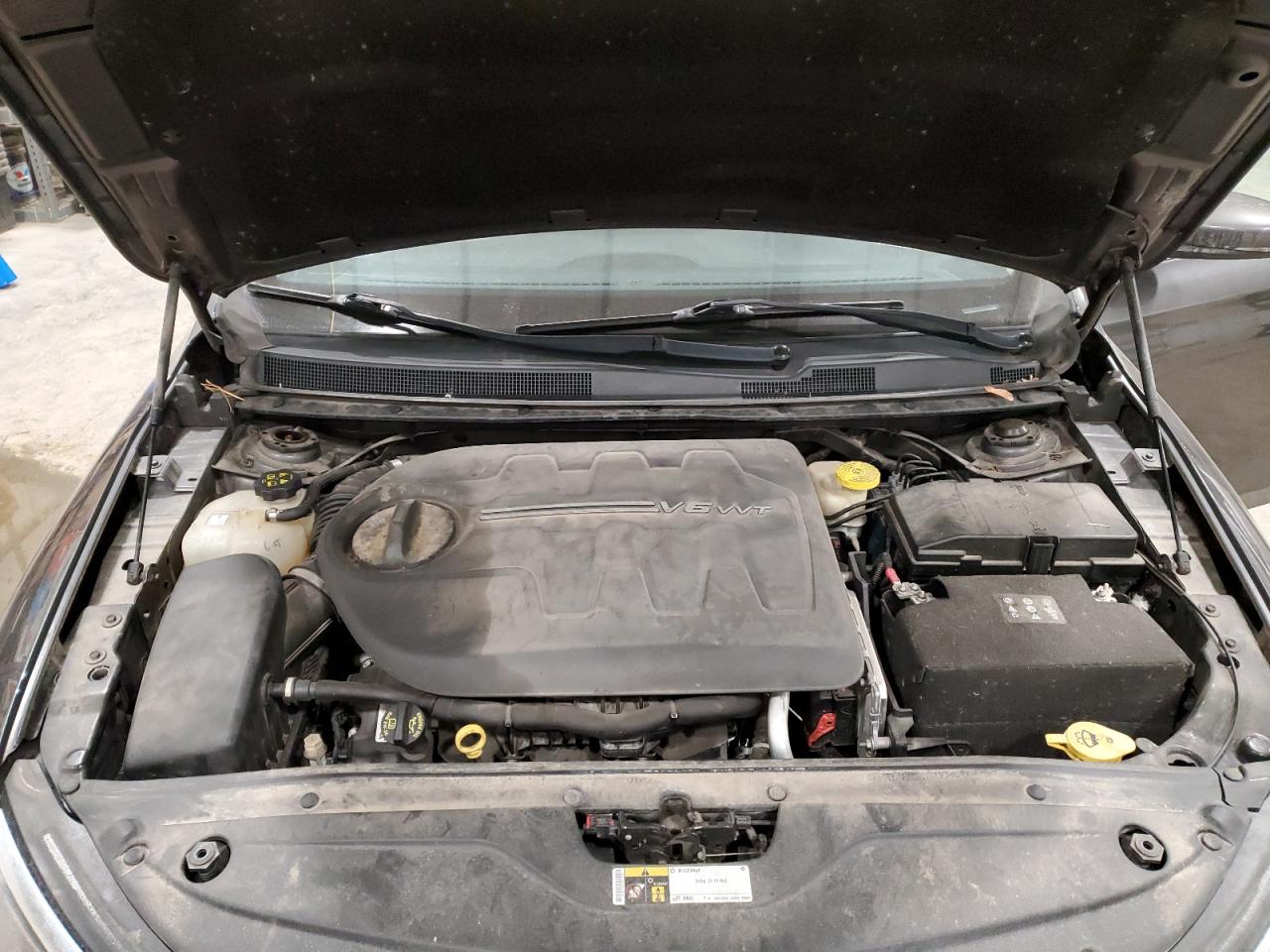 2015 Chrysler 200 - Image 11
