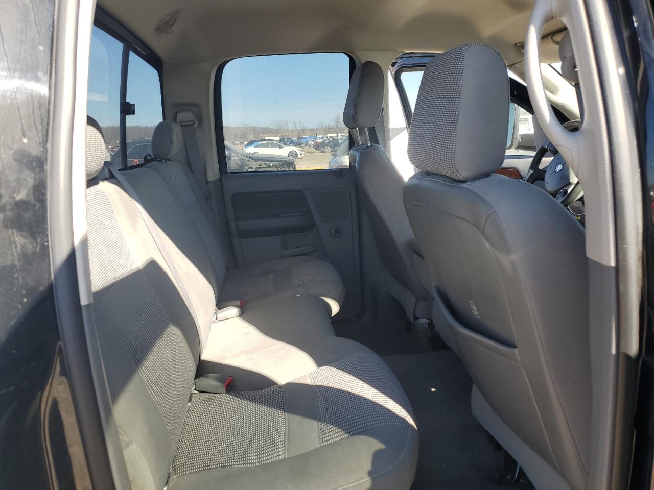 2006 Dodge RAM - Image 10