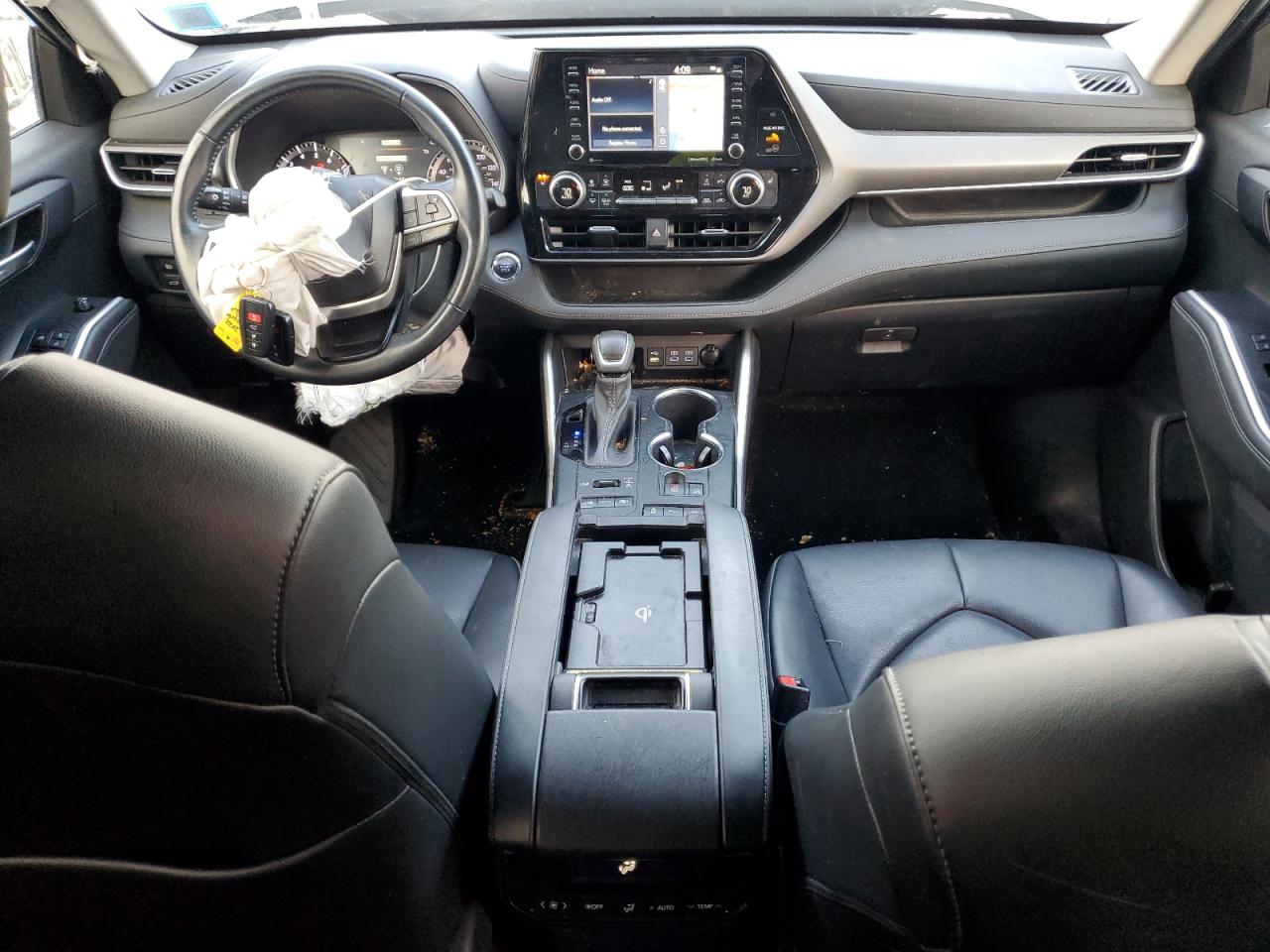 2022 Toyota Highlander - Image 8