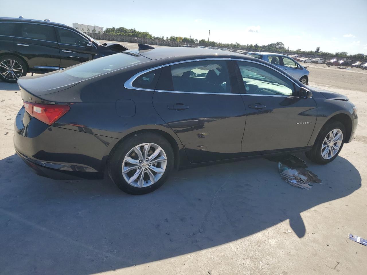 2023 Chevrolet Malibu - Image 3