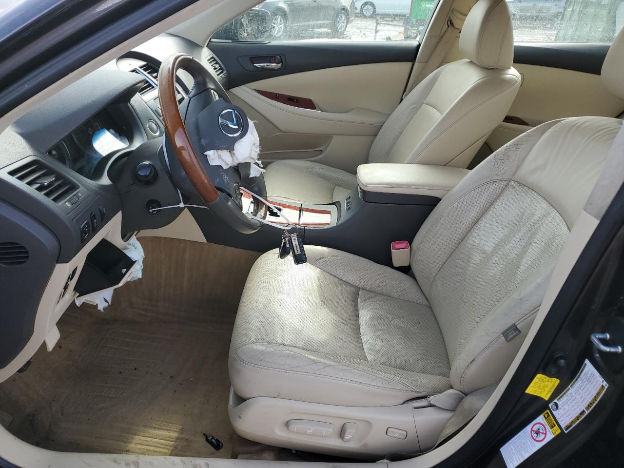 2011 Lexus ES - Image 7