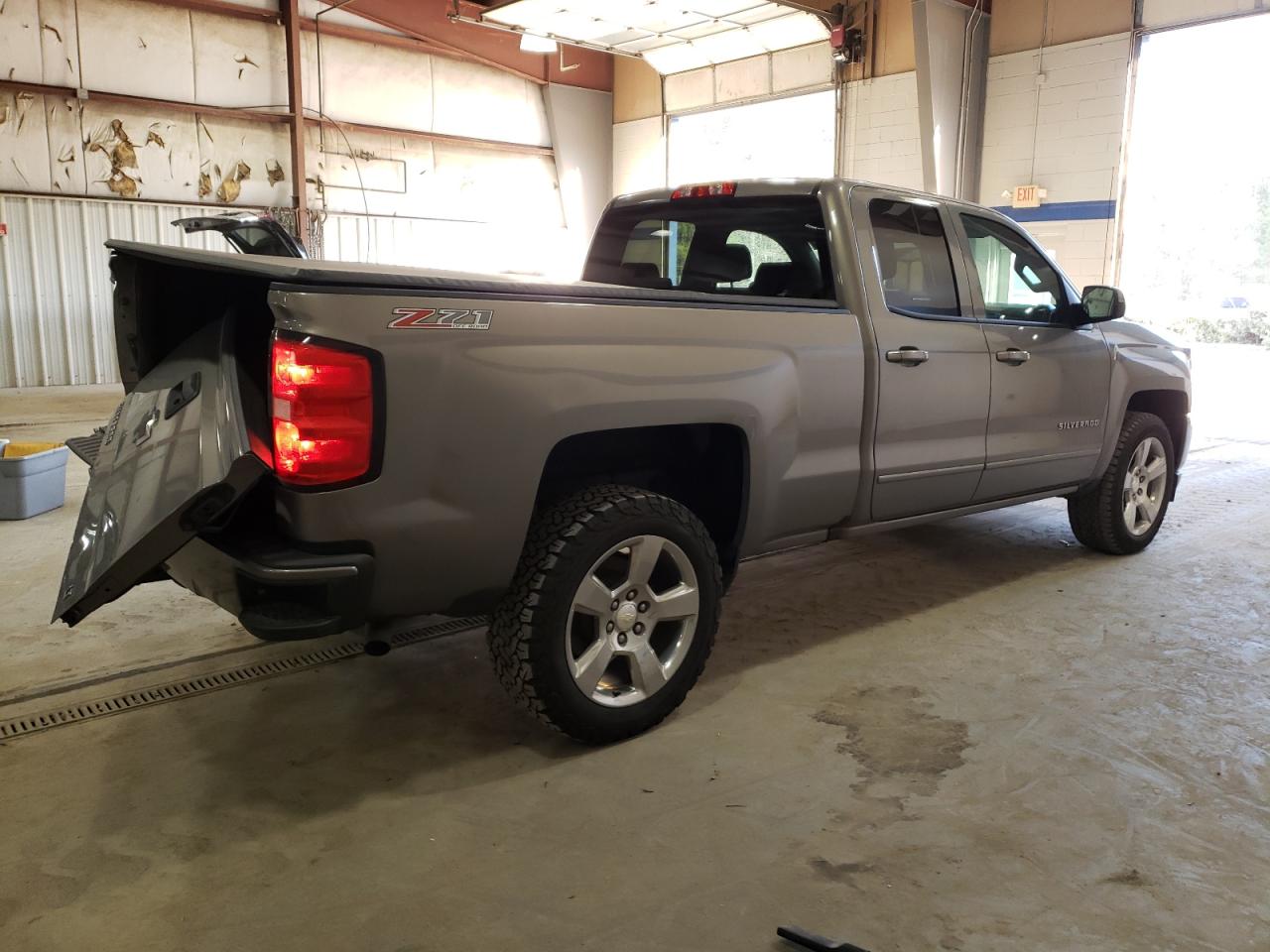 2017 Chevrolet Silverado - Image 3