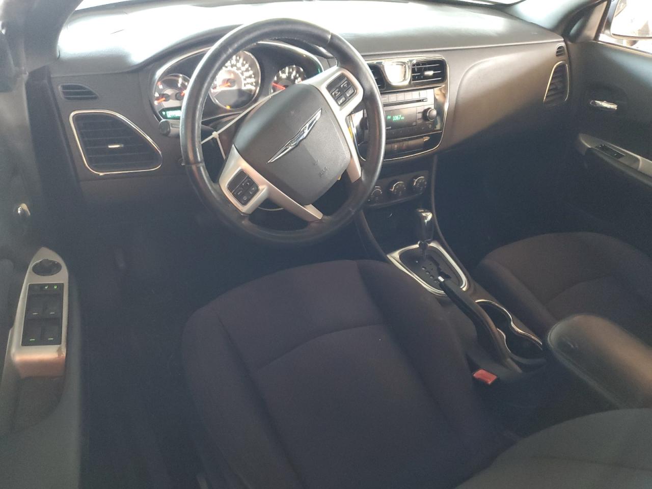 2013 Chrysler 200 - Image 8