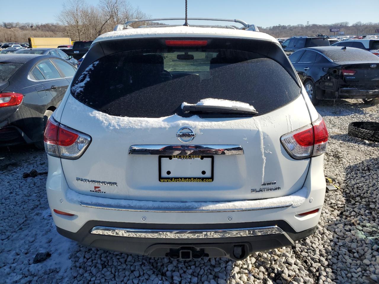 2014 Nissan Pathfinder - Image 6