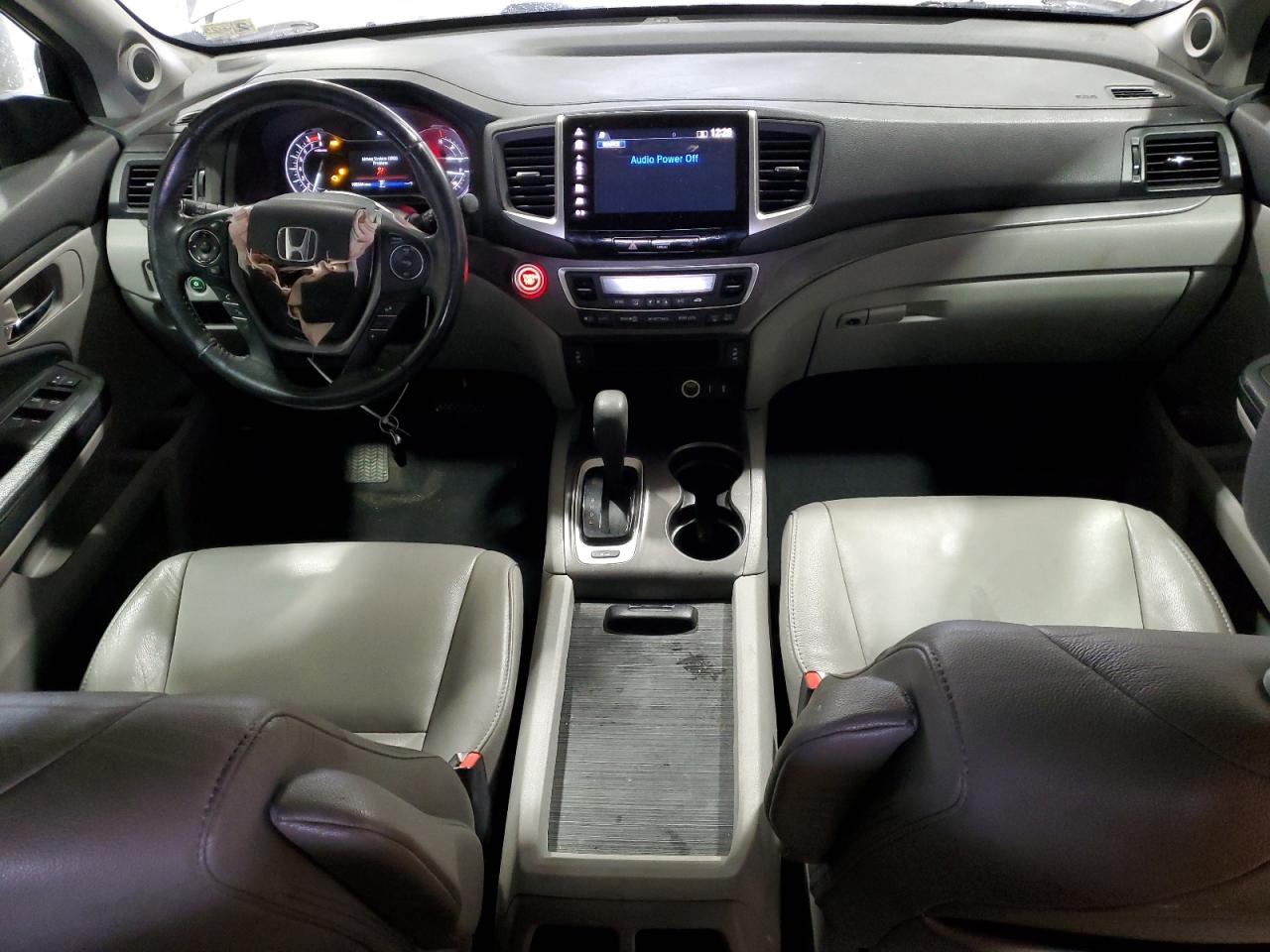 2017 Honda Pilot - Image 8