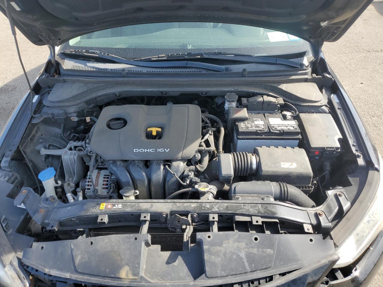 2018 Hyundai Elantra - Image 11
