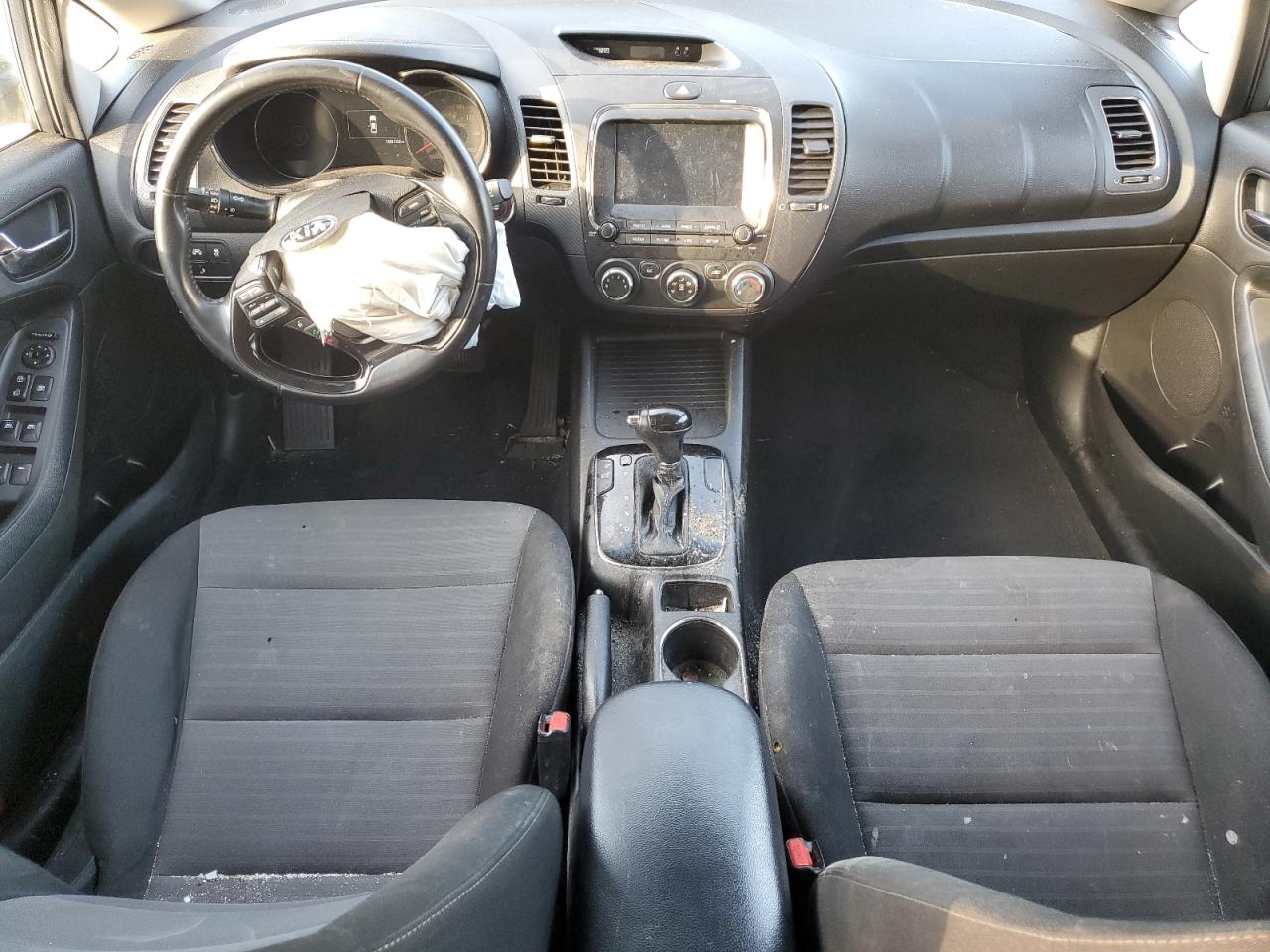 2017 Kia Forte - Image 8