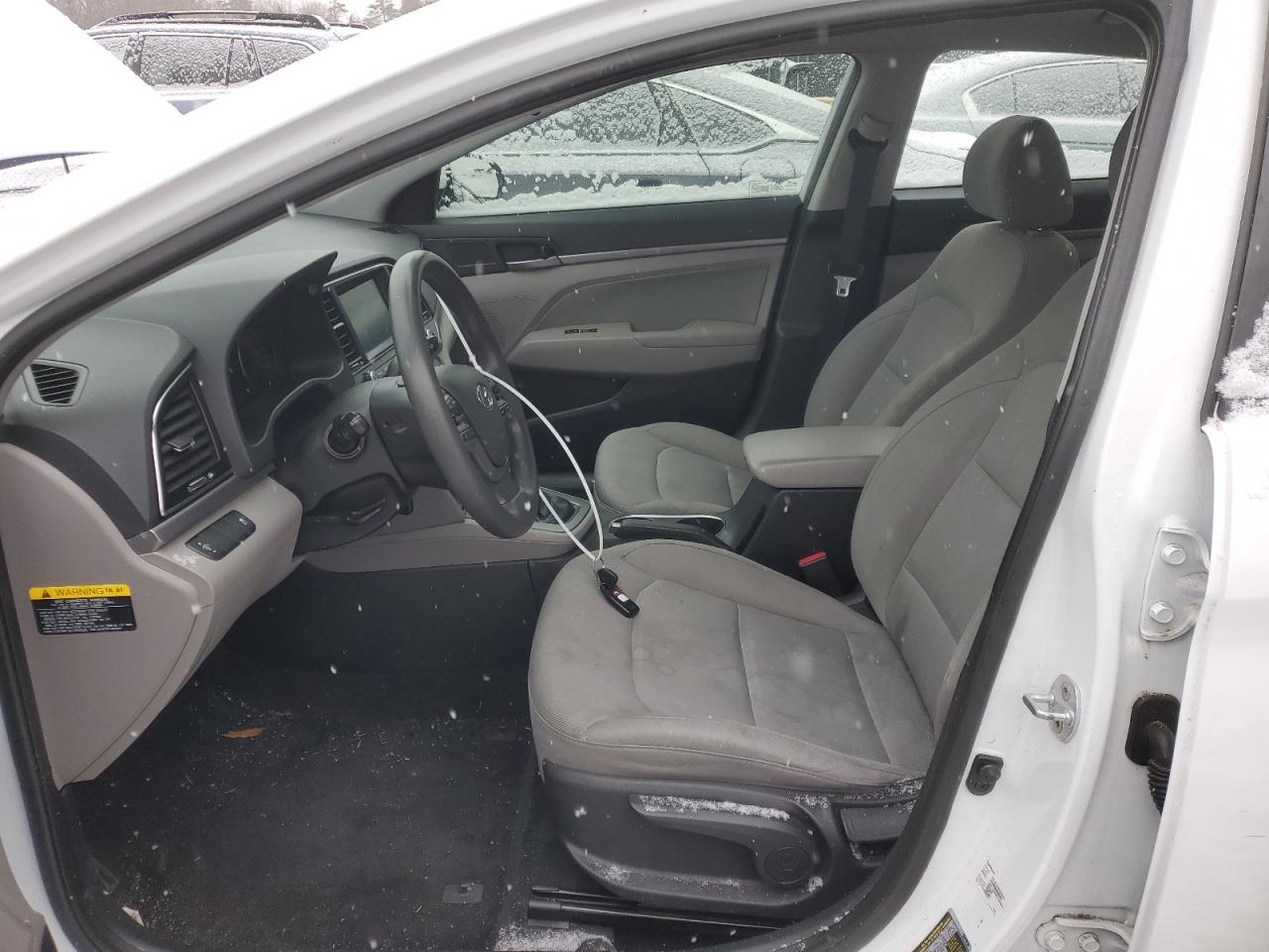 2017 Hyundai Elantra - Image 7