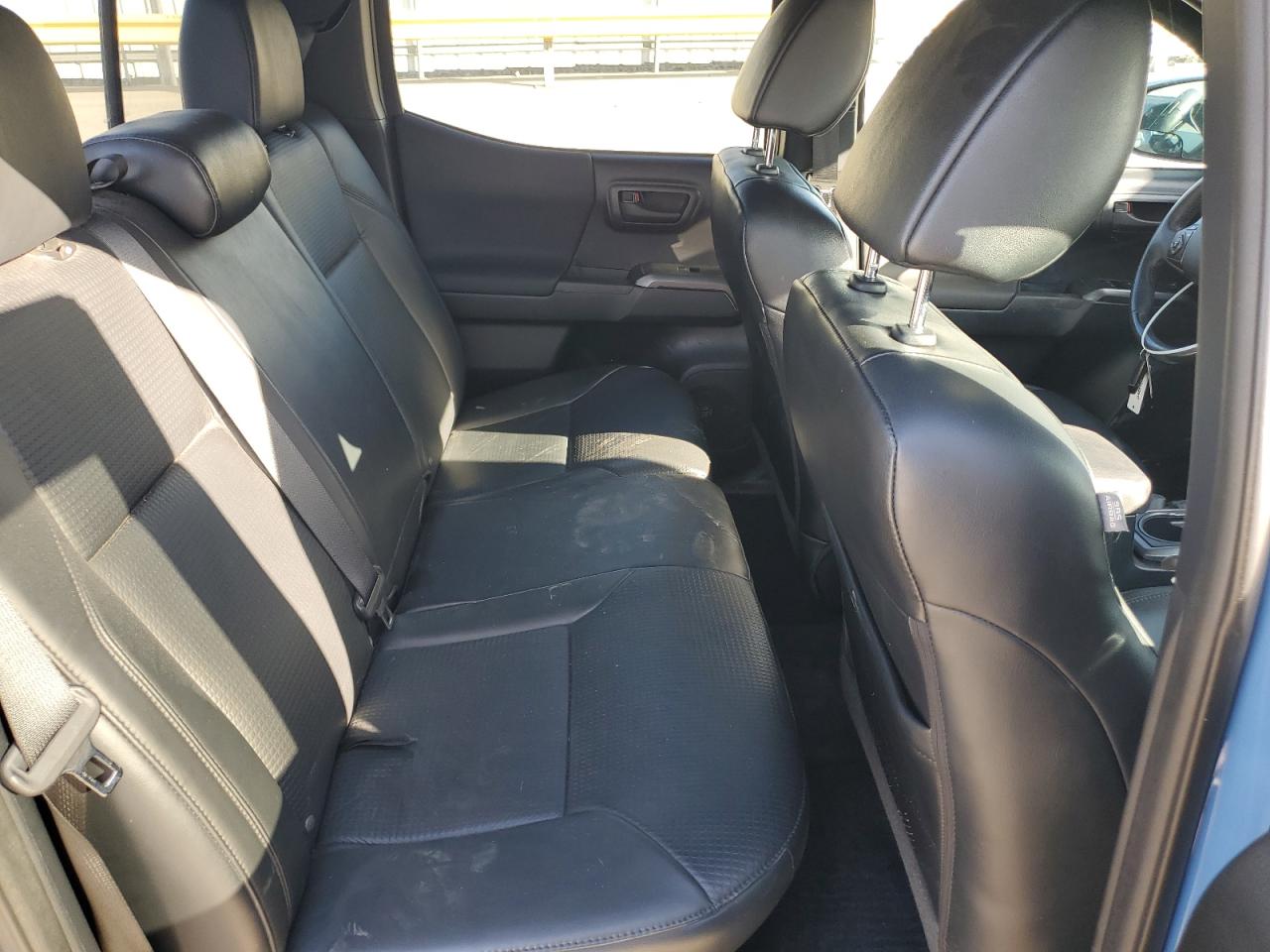 2019 Toyota Tacoma - Image 11