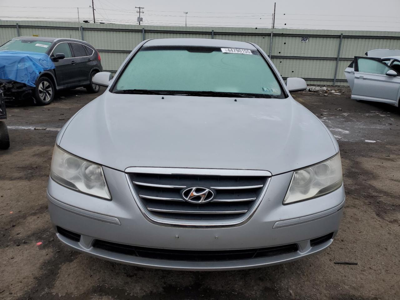2010 Hyundai Sonata - Image 5