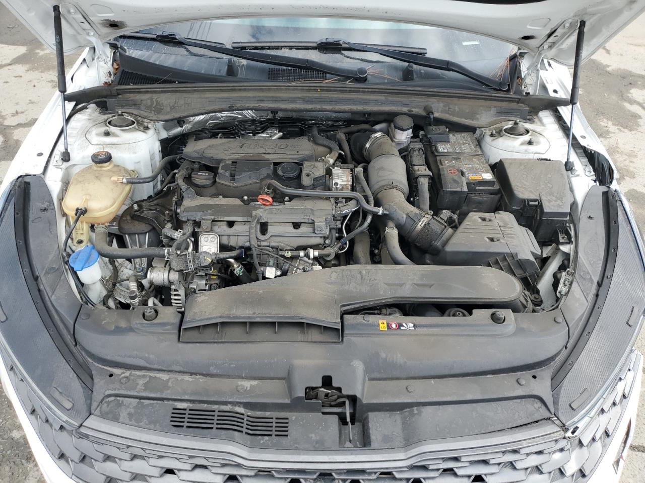2022 Kia K5 - Image 11