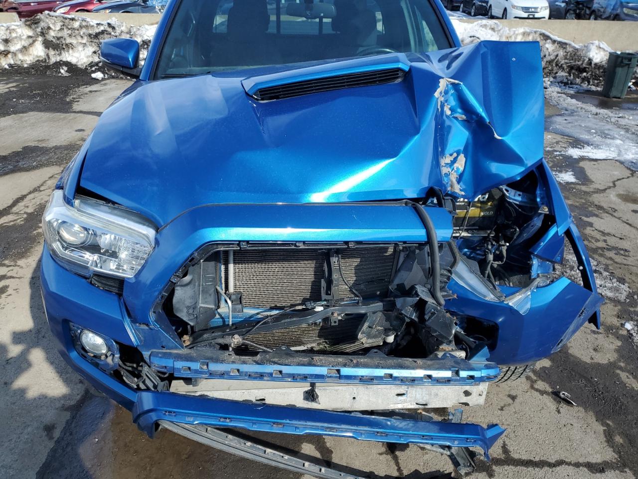 2016 Toyota Tacoma - Image 11