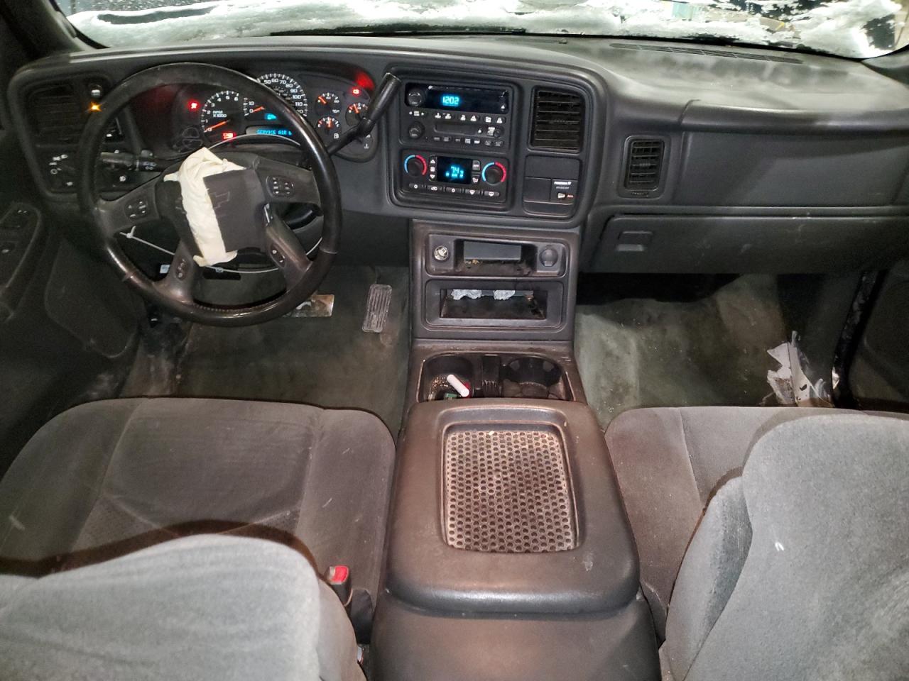 2004 Chevrolet Silverado - Image 8