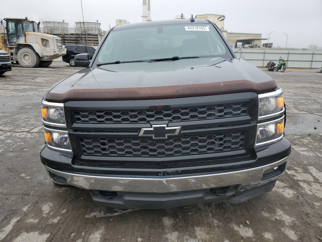2015 Chevrolet Silverado - Image 5