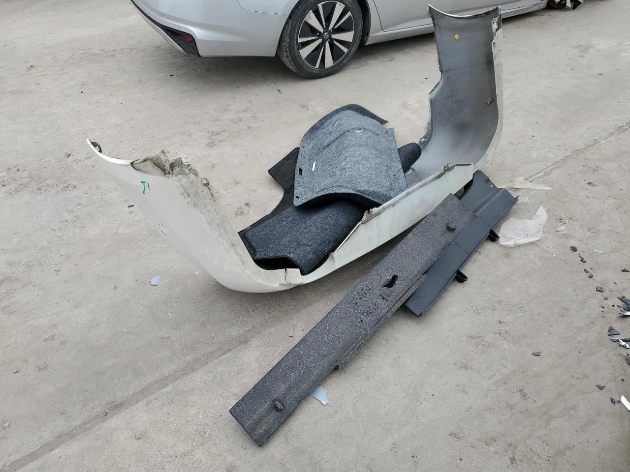 2015 Nissan Altima - Image 12