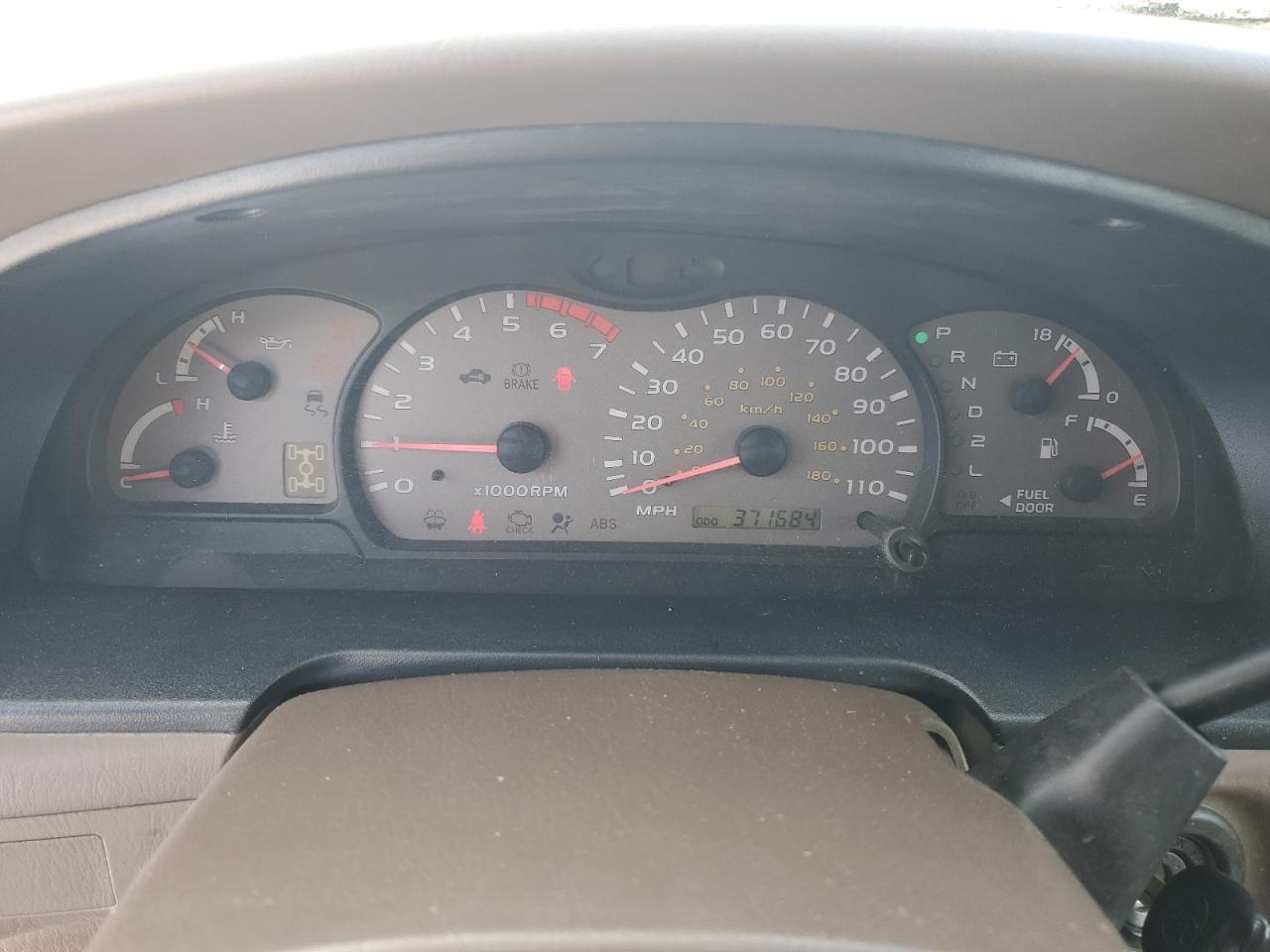 5tdbt48a42s081153 5TDBT48A42S081153 2002 Toyota Sequoia Limited