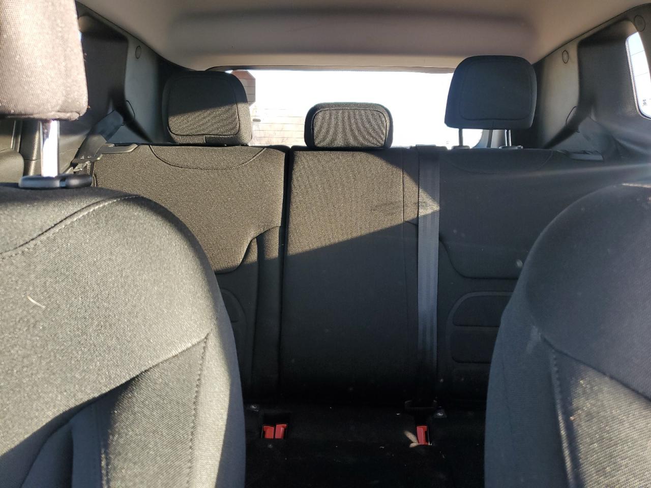 2018 Jeep Renegade - Image 10
