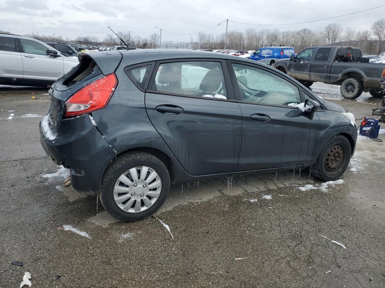 2011 Ford Fiesta - Image 3